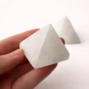 Selenit Pyramide